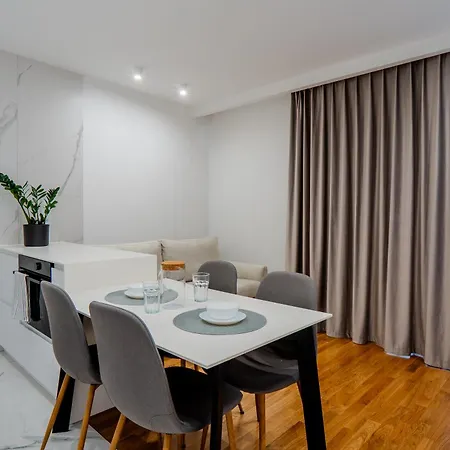 K16 Apartament *